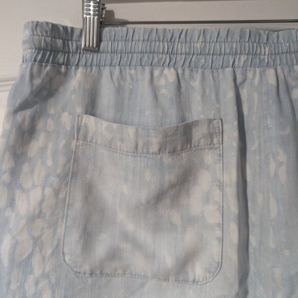 NEW! Bella Dahl | Sporty Short in Animal Spot Denim - Picture 10 of 10